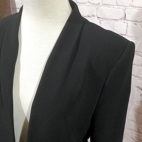 ZARA Like new black blazer. - Picture 1 of 5